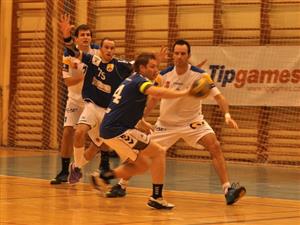 Kopřivničtí házenkáři předvedli s Hranicemi solidní výkon, kterému nechybělo nasazení, přesto to na body nestačilo.
FOTO: JANA FEILHAUEROVÁ