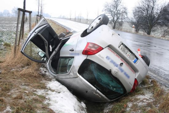 V průběhu loňského roku řešili policisté na Novojičínsku přes tisíc dopravních nehod, což je téměř o sto více než v roce 2010.
ILUSTRAČNÍ FOTO: POLICIE ČR