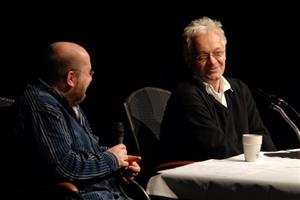 Známý fotograf slovenského původu Robert Vano bavil účastníky talkshow v kulturním domě historkami ze svého soukromého života i své atraktivní profese.
FOTO: DAVID MACHÁČEK