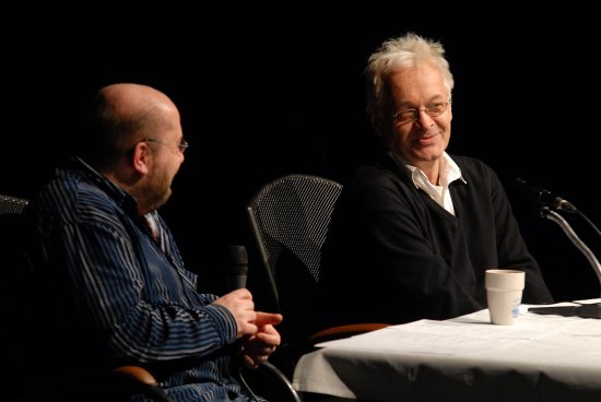 Známý fotograf slovenského původu Robert Vano bavil účastníky talkshow v kulturním domě historkami ze svého soukromého života i své atraktivní profese.
FOTO: DAVID MACHÁČEK