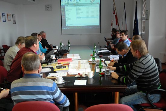 Zástupci firem a dalších institucí, kterých se dotkne rekonstrukce ulice Štefánikovy, se minulý týden sešli na radnici na koordinační schůzce před vlastní realizací.
FOTO: DAVID MACHÁČEK