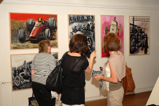 Minulý pátek byla na Fojtství otevřena výstava s názvem Závodníci na vozech Tatra, která je opět tematickou prezentací studentů ostravské střední umělecké školy AveArt.
FOTO: DAVID MACHÁČEK