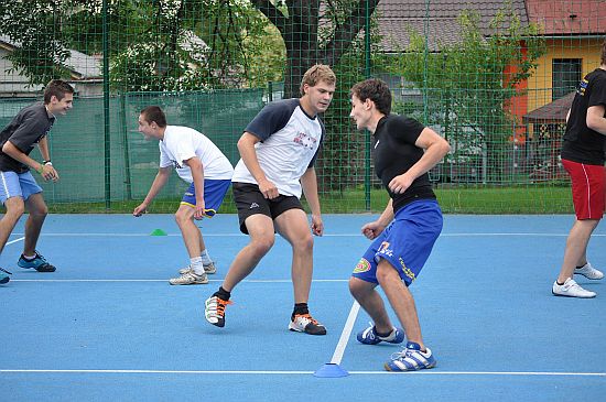 Vikingové se i v srpnu věnovali v přípravě hlavně běhání. Dobře jim k tomu mimo jiné posloužilo hřiště ZŠ dr. Milady Horákové.
FOTO: JANA FEILHAUEROVÁ