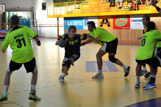 Dorostenec Marek Bukovský byl příjemným překvapením zápasu v Zubří. Se sedmi brankami byl nejlepším střelcem kopřivnického týmu.
FOTO: JANA FEILHAUEROVÁ