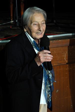 Dana Zátopková strávila v Kopřivnici v minulém týdnu několik dnů a užila si nejen 10. ročník Běhu rodným krajem Emila Zátopka, ale také akce k oslavám jejích narozenin.
FOTO: DAVID MACHÁČEK