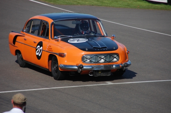 Oranžový vůz bratří Hajdušků bylo v anglickém Goodwoodu i přes velice dobrou konkurenci pořádně vidět.
FOTO: ARCHIV