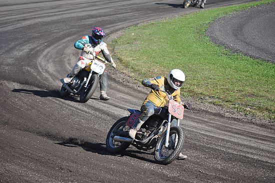 Závody ve flattracku byly pro motoristického fandu pěknou podívanou. Pořadatelé navíc slibují, že se flattrack do Kopřivnice příští rok opět vrátí.
FOTO: JANA FEILHAUEROVÁ