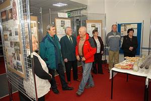 Vernisáž výstavy z historie sboru byla další z událostí, kterou si Pěvecké sdružení Kopřivnice připomenulo devadesát let své existence.
FOTO: DAVID MACHÁČEK