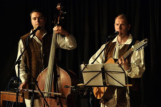 Historická hudební společnost Camerata uzavřela v neděli sérii adventních koncertů pořádaných Kulturním domem Kopřivnice.
FOTO: DAVID MACHÁČEK