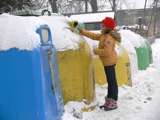 Vytřídění odpadů je jedinou možností obcí, jak si vylepšit ekonomickou bilanci nakládání s odpady. Proto se počet míst určených pro tříděný odpad z důvodu dostupnosti navyšuje. 
FOTO: ILONA MAZALOVÁ