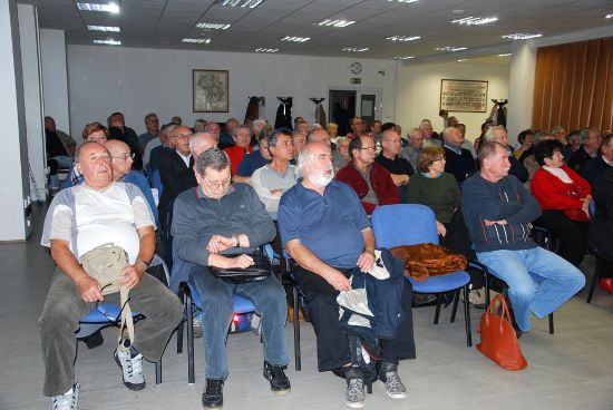 O školení řidičů byl vloni mezi seniory veliký zájem. Proto se jej radnice v letošním roce, podobně jako další úspěšné akce, chystá zopakovat. Nabídne ale i nové programy pro starší lidi.
FOTO: DANA HOĎÁKOVÁ