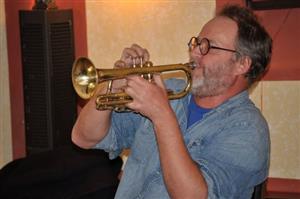 Norský jazzový trumpetista Didrik Ingvaldsen společně s trojicí svých českých spoluhráčů bavil kopřivnické publikum v předvečer natáčení nového CD.
FOTO: DAVID MACHÁČEK