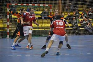 Kopřivnice se snažila s favorizovanou Karvinou držet krok, vybrala si však i slabší chvilky a nakonec Baníku podlehla rozdílem pěti branek.
FOTO: JANA FEILHAUEROVÁ