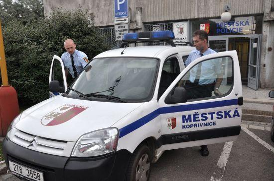 Většina přestupků, kterými se v minulém roce zabývala městská policie, se udála v oblasti dopravy či porušování veřejného pořádku.
FOTO: DAVID MACHÁČEK