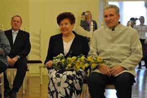 Manželé Jiřina a Miloslav Pundovi minulý týden v obřadní síni oslavili diamantovou svatbu. Obnovili si svůj slib po šedesáti letech. 
FOTO: DANA HOĎÁKOVÁ