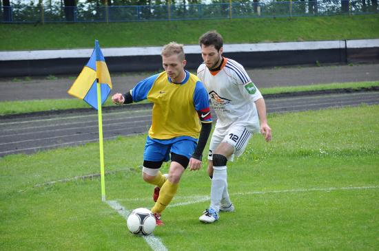 Místním fotbalistům se zápas s Veřovicemi nevydařil. Neprosadil se ani jindy úspěšný útočník Jan Špaček (na snímku). Porážka 0:3 Kopřivnici srazila na čtvrté místo tabulky.
FOTO: J. FEILHAUEROVÁ