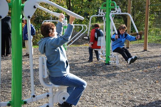 Také letos si budou moci senioři vyzkoušet na Vanaivanu cvičení na venkovních posilovacích strojích.
FOTO: DANA HOĎÁKOVÁ