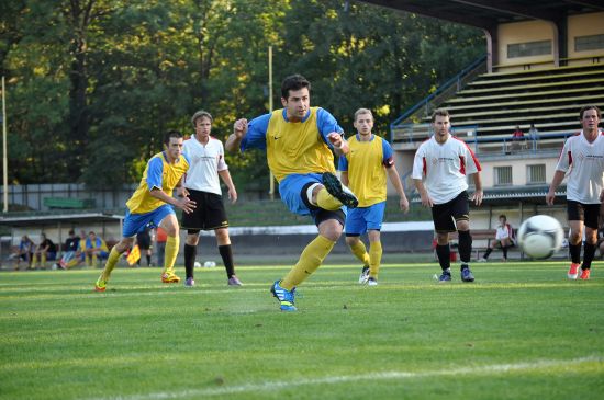 Marek Mičaník vstřelil v sobotním duelu s Jeseníkem rozhodující branku Kopřivnice, a to  z penalty, kterou si sám vykoledoval po rychlém průniku do šestnáctky.
FOTO: JANA FEILHAUEROVÁ