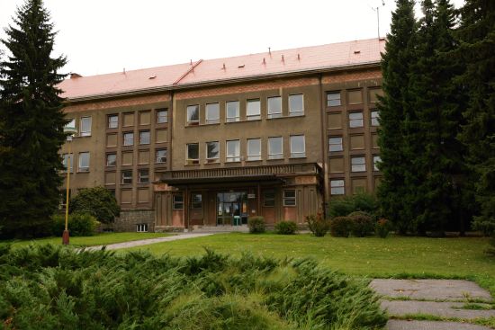 Základní škola Emila Zátopka by podobnou proměnou jako ostatní zdejší školní budovy mohla projít už v příštím roce. Město se již uchází o příslušnou dotaci.
FOTO: DAVID MACHÁČEK