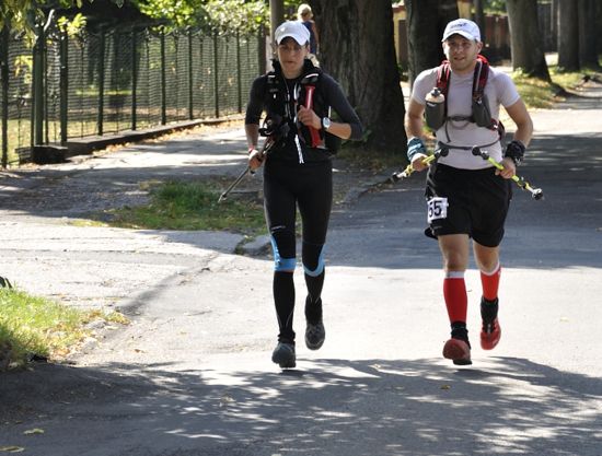 Mojmír Pala a Kristýna Jeřábková těsně před cílem Beskydské sedmičky, kterou zvládli ve výborném čase 14:44:07 hod., a vyhráli tak kategorii Hobby Mix do 40 let.
FOTO: ARCHIV