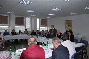 Členové komise pro Strategický plán byli seznámeni se socio-ekonomickou analýzou města a analýzou podnikatelského prostředí, které budou sloužit jako podklad pro další jednání.
FOTO: R. BUKOVSKÁ