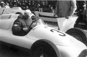 Jaroslav Pavelka s monopostem Tatra na startu „Velké ceny Československa“.
FOTO: ARCHIV