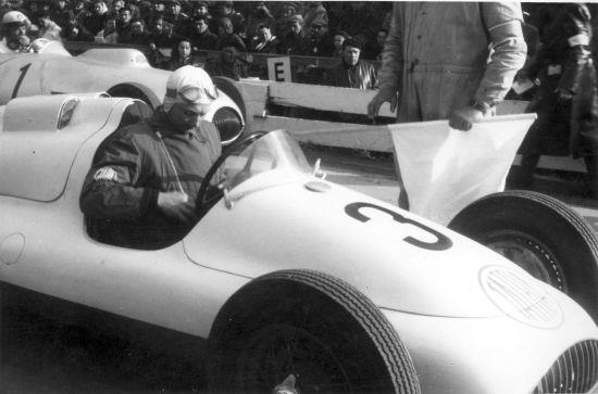 Jaroslav Pavelka s monopostem Tatra na startu „Velké ceny Československa“.
FOTO: ARCHIV