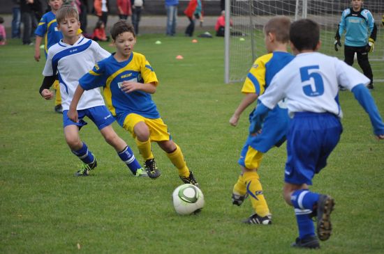 Starší přípravka FC Kopřivnice si v zápase okresního přeboru doma podala béčko Nového Jičína. Vyhrála jasně 13:1. V tabulce jí patří první příčka.
FOTO: JANA FEILHAUEROVÁ