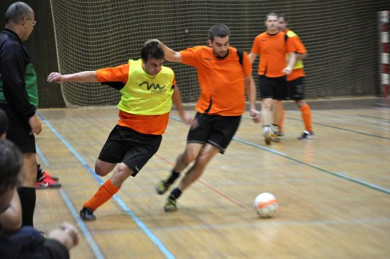 V úvodním turnaji 2. třídy NJ byli mimo jiné úspěšní Gunners Kopřivnice, kteří porazili Ženklavu 5:3 (na snímku) a Chupaderos Štramberk 5:0.
FOTO: JANA FEILHAUEROVÁ