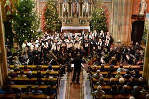Komorní orchestr Kopřivnice zahájil nový rok společným koncertem se sborem Ondráš v prostorách zdejšího kostela.
FOTO: DAVID MACHÁČEK