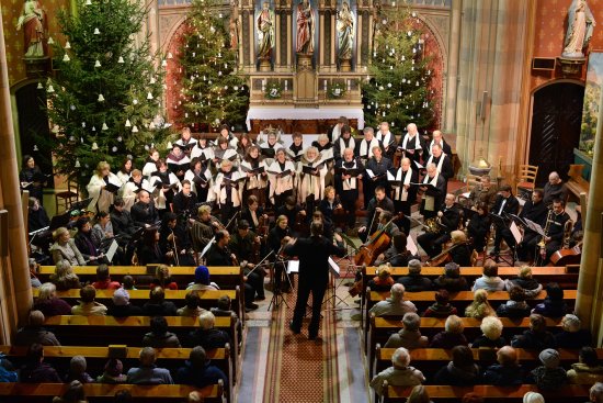 Komorní orchestr Kopřivnice zahájil nový rok společným koncertem se sborem Ondráš v prostorách zdejšího kostela.
FOTO: DAVID MACHÁČEK