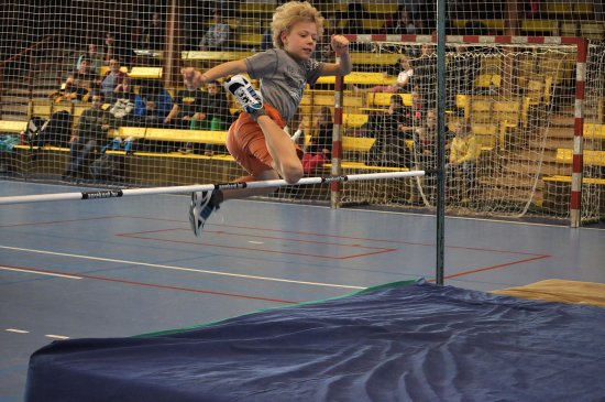 Sportovní hala ZŠ Emila Zátopka hostila již XXIII. ročník Kopřivnické laťky, která letos nesla přívlastek Memoriál Otakara Michálka.
FOTO: KRISTINA ČABLOVÁ