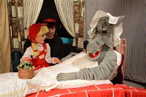 V neděli Rolnička v kulturním domě uvedla svou inscenaci Červené karkulky. Už za necelý měsíc se mohou děti těšit na Tygříka Petříka.
FOTO: DAVID MACHÁČEK