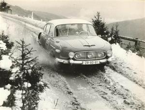Na trati  mezinárodní „Alpské soutěže“ je posádka Pavelka-Homola.
FOTO: ARCHIV
