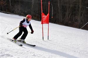 SKI Pohárku 2014 se zúčastnil rekordní počet lyžařů. Z celkem 89 závodníků bylo 52 dětí a velké oblibě se těšil závod pro ty nejmenší.
FOTO: KRISTINA ČABLOVÁ