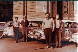 Soutěžní posádky Chovanec-Stiborek a Pělucha-Krutílek jsou připraveny odjet na start „Bratislavské automobilové soutěže“.
FOTO: ARCHIV