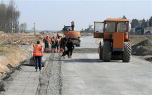 Také na stavbách kontrolovali policisté s celníky, zda na nich nepracují cizinci bez pracovního povolení a povolení pobytu. Sítem kontrol jich neprošlo pět.
FOTO: PČR