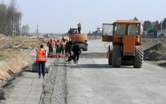 Také na stavbách kontrolovali policisté s celníky, zda na nich nepracují cizinci bez pracovního povolení a povolení pobytu. Sítem kontrol jich neprošlo pět.
FOTO: PČR