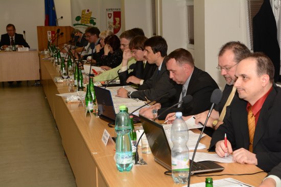 Největší část času věnovali zastupitelé minulý týden jednání o domově pro seniory a soutěži na komunální služby.
FOTO: DAVID MACHÁČEK