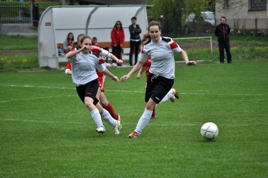 O přední příčky tabulky bojují fotbalistky TJ Spartak Lubina v MS divizi žen, v sobotu však na vedoucí celek Bruntálu nestačily.
FOTO: KRISTINA ČABLOVÁ