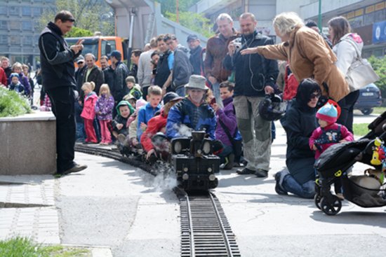 Miniaturní, ale plně funkční parní železnice byla jednou z největších atrakcí, kterou nabídl letošní 18. ročník Beskyd Model Kit Show.
FOTO: DAVID MACHÁČEK