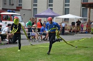 Domácí tým skončil ve třetím ročníku hasičské soutěže v požárním útoku KOVOK Cup v nejsilněji obsazené kategorii mužů na 12. místě.
FOTO: JIŘÍ KABUĎA