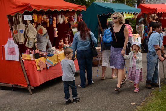 Starodávný jarmark byl jediným z letošních pouťových programů, který neovlivnila nepřízeň počasí.
FOTO: DAVID MACHÁČEK