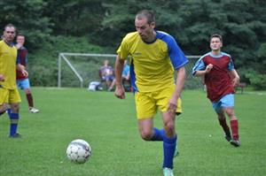 Fotbalisté TJ Spartak Lubina hostili ve druhém kole III. třídy tým Skotnice B-Mošnov, především kvůli střelecké smůle jsou stále bez bodu.
FOTO: KRISTINA ČABLOVÁ