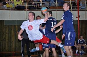 Kopřivničtí házenkáři pořádali 53. ročník mezinárodního turnaje „O pohár PV OS KOVO Tatra, a. s., Kopřivnice“ za účasti týmů z Frýdku-Místku, Hranic a Šaľy.
FOTO: KRISTINA ČABLOVÁ