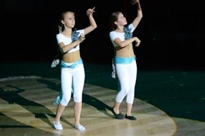 Tanečnice z TS Relax připravily na sobotu dvouhodinový komponovaný pořad, ve kterém předvedly všechny žánry, jimž se věnují.
FOTO: DAVID MACHÁČEK