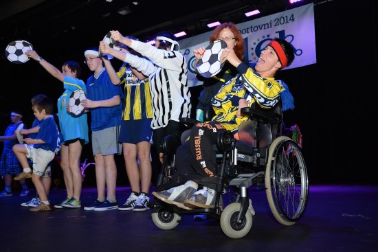 Osmnáctý ročník přehlídky Motýlek měl sportovní téma, které se odrazilo ve vystoupeních na pódiu, ale především ve výrazně bohatším doprovodném programu.
FOTO: DAVID MACHÁČEK