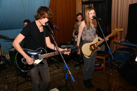 Rakovnická kapela Manon Meurt byla jedním z příjemných překvapení premiérového minifestivalu Piper Records Night v sobotu v Katolickém domě v Kopřivnici.
FOTO: DAVID MACHÁČEK