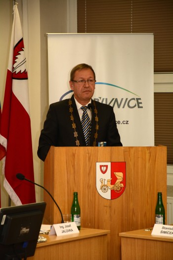 Nově zvolený starosta Kopřivnice Miroslav Kopečný (ODS) hovoří na zastupitelstvu města bezprostředně poté, co se ujal své nové funkce.
FOTO: DAVID MACHÁČEK