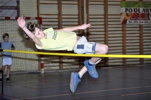 Tradiční soutěž škol ve skoku vysokém, která již druhým rokem nese název Memoriál Otakara Michálka, i v roce 2014 ozdobily kvalitní výkony.
FOTO: KRISTINA ČABLOVÁ